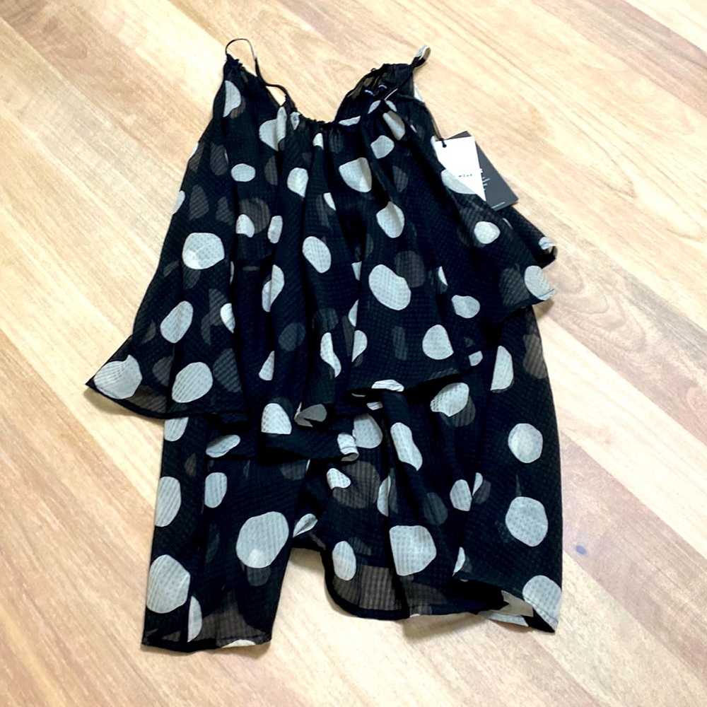 NWT ✨ Polka dot top